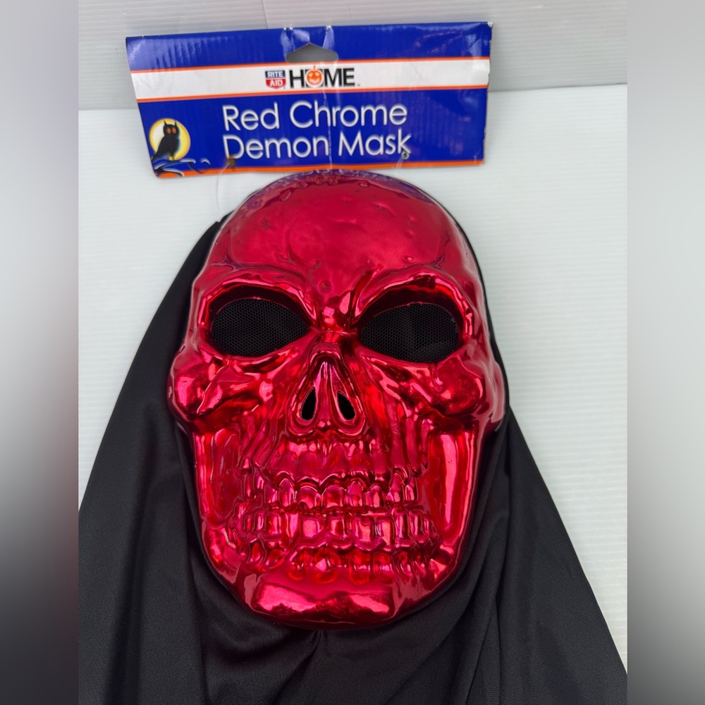 NWT Rare 2012 Deadstock Rite Aid Home “Red Chrome Demon Mask” Halloween READ